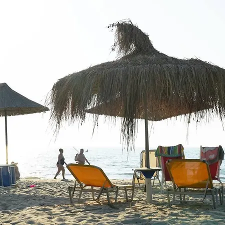 The Beachfront By Pikhost *