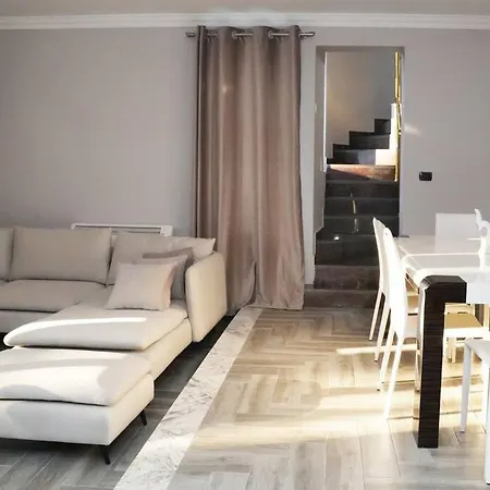 The Beachfront By Pikhost Apartamento *