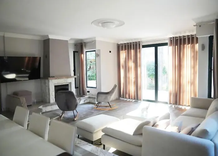 The Beachfront By Pikhost