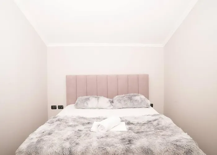 The Beachfront By Pikhost