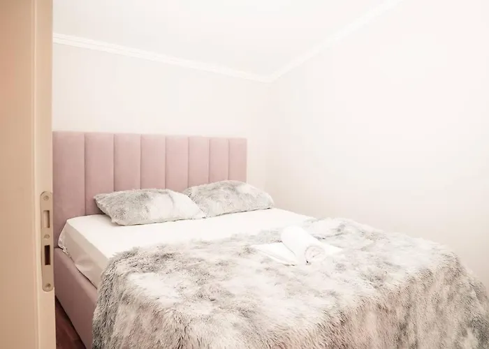 Apartment The Beachfront By Pikhost *