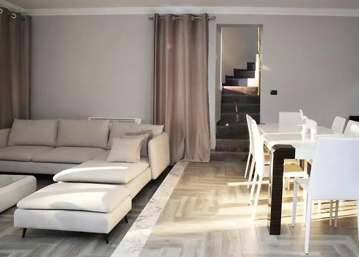 The Beachfront By Pikhost Apartment *