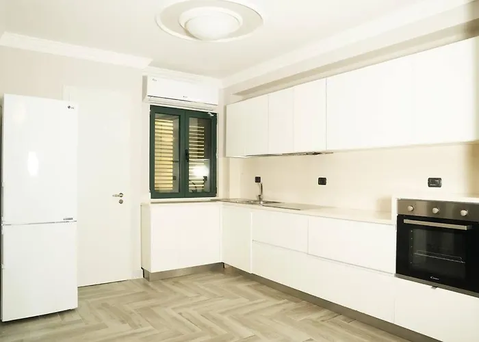 The Beachfront By Pikhost Apartment *