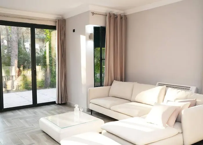 The Beachfront By Pikhost Apartment